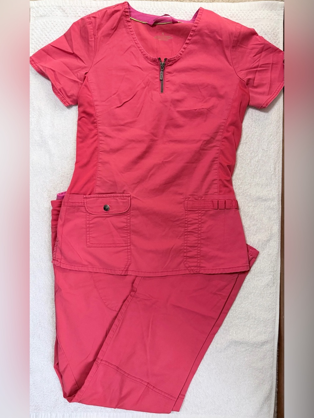 Beyond Scrubs Mia Zip-Front Scrub Top Jogger Pants Set Stretch